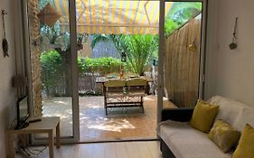 **** Beau T2 de 40 m2, jardin de 70m2, au calme, à 50 mètres de la plage