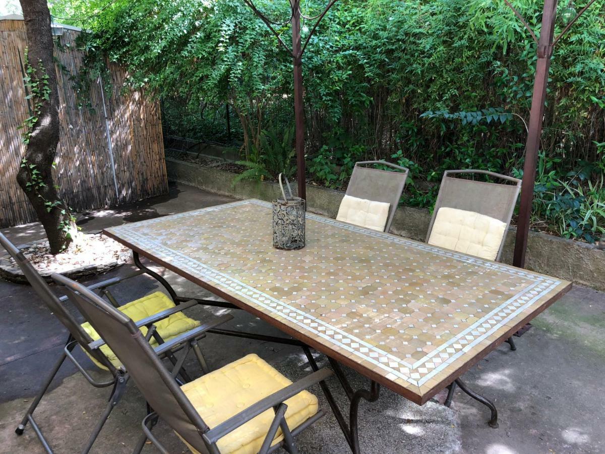 **** Beau T2 de 40 m2, jardin de 70m2, au calme, à 50 mètres de la plage Le Pradet Extérieur photo
