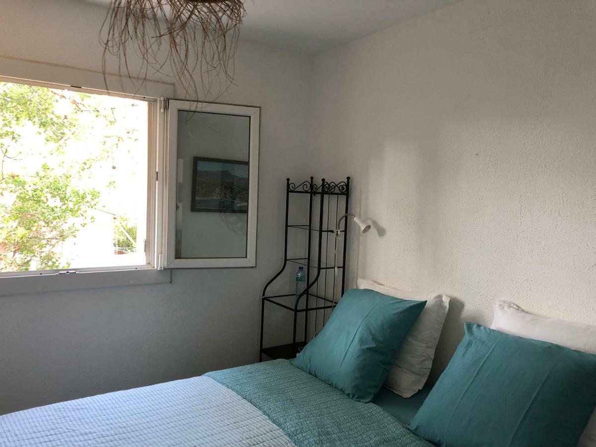 **** Beau T2 de 40 m2, jardin de 70m2, au calme, à 50 mètres de la plage Le Pradet Extérieur photo