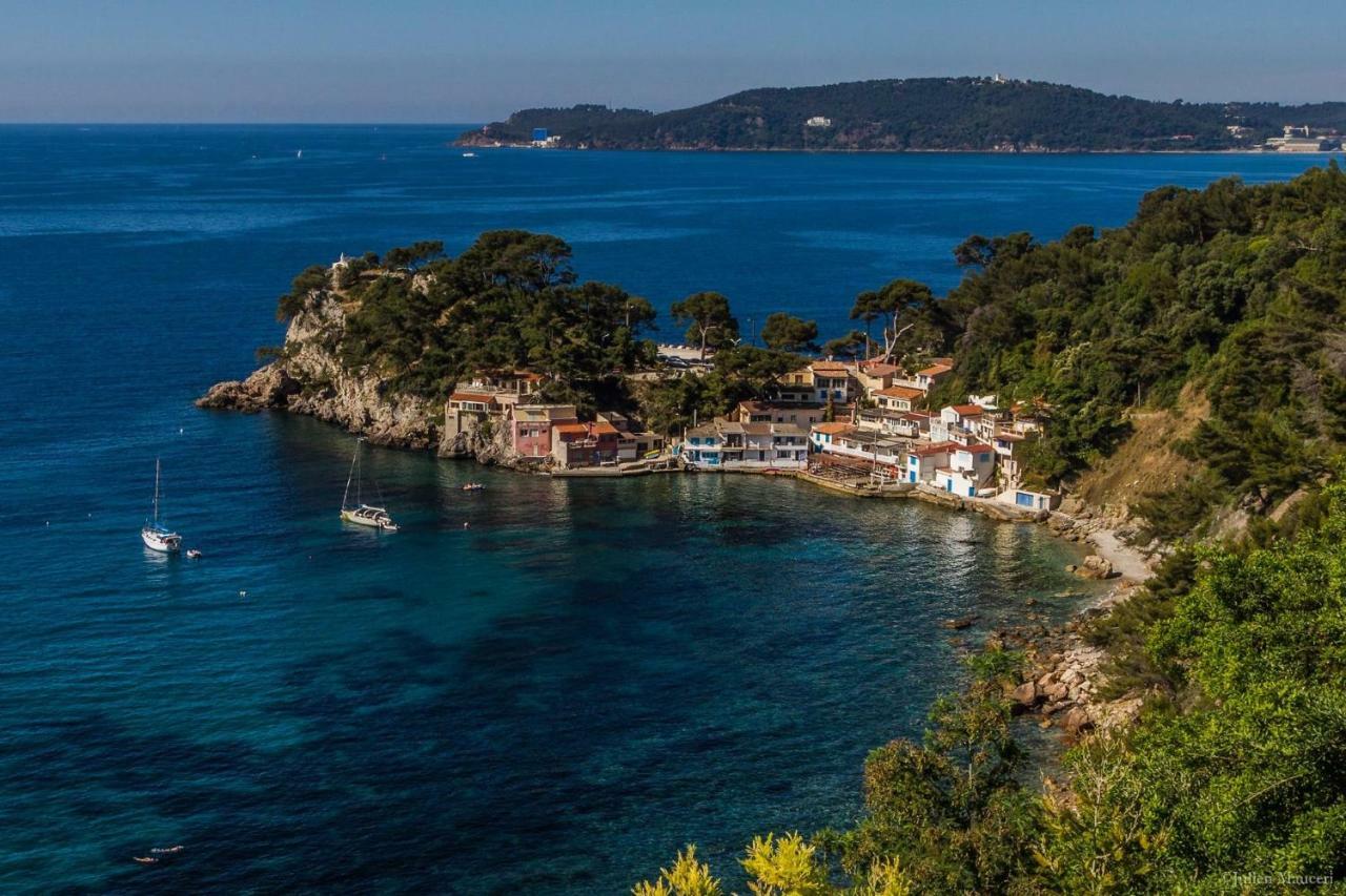 **** Beau T2 de 40 m2, jardin de 70m2, au calme, à 50 mètres de la plage Le Pradet Extérieur photo