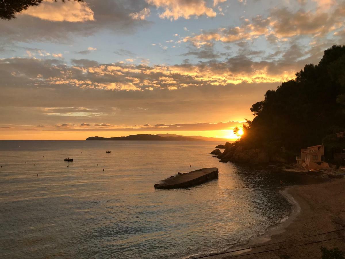 **** Beau T2 de 40 m2, jardin de 70m2, au calme, à 50 mètres de la plage Le Pradet Extérieur photo